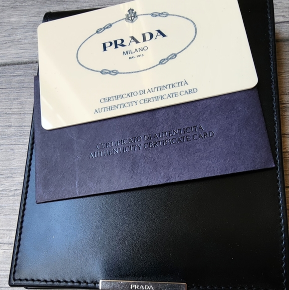 Prada Leather Wallet with COA - Picture 10 of 11